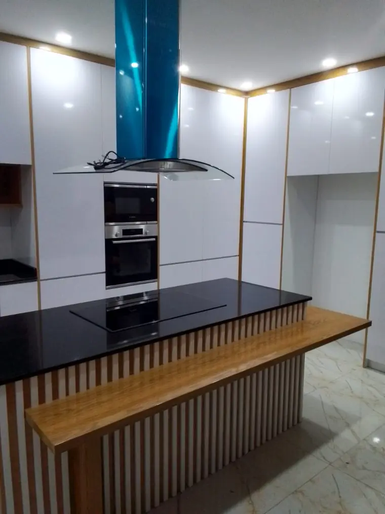 Cozinha moderna por medida com ilha