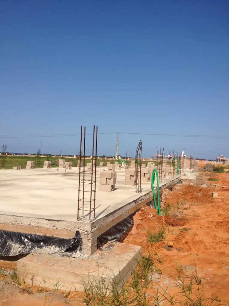 Fase 2: fundações e arranques de pilares