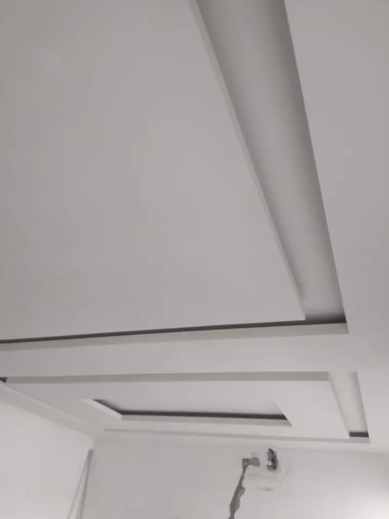 Tecto falso com LED colorido